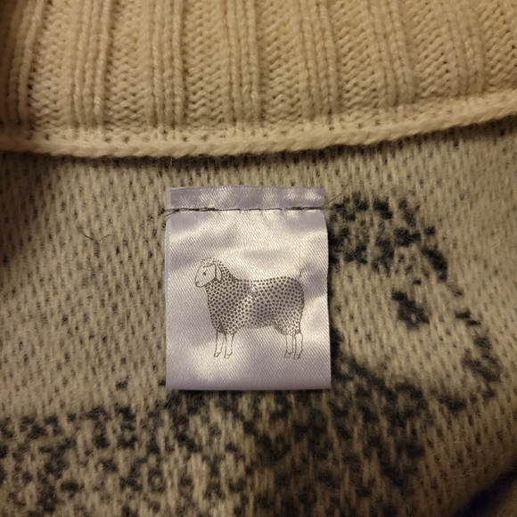 JJTextile 100% Wool Zip Cape - Picture 6 of 7